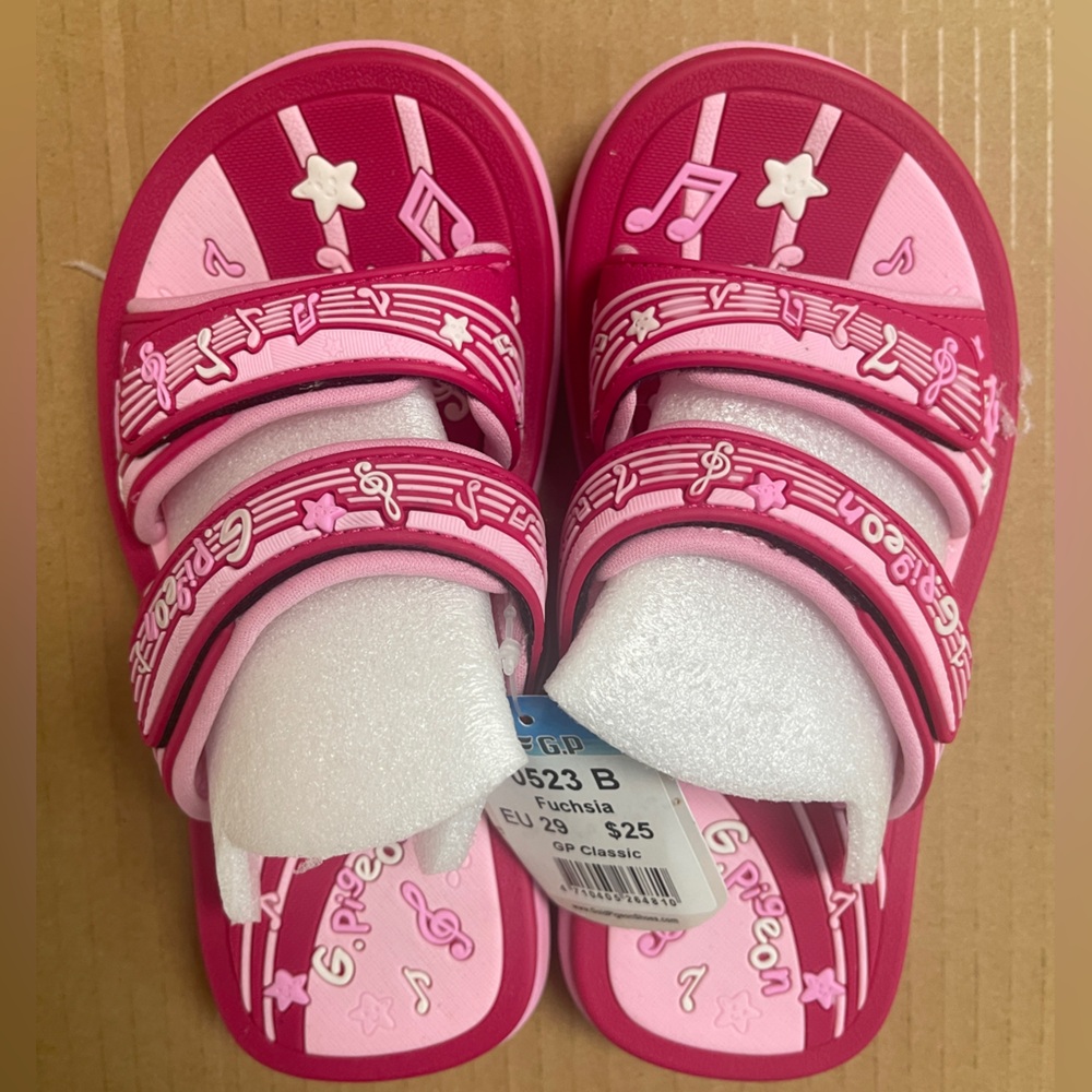 Gold Pigeon 0523 B Fuchsia EU29: Toddler 12/12.5 (185-192mm) KidsClassic Sandals